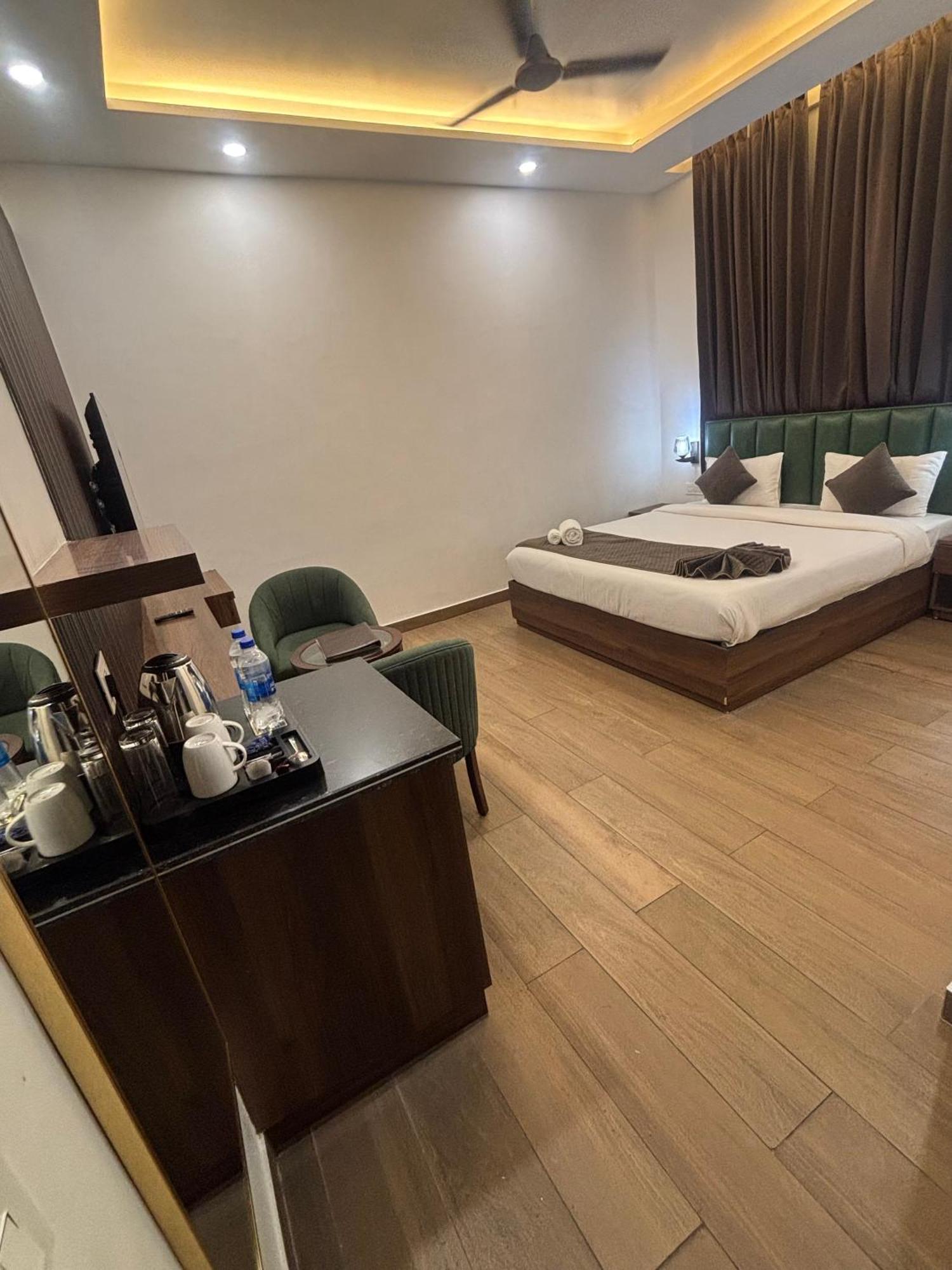 Hotel The Rivaaj Rohtak Exterior foto